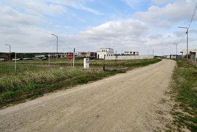 TEREN 2000 mp intravilan utilitati in Izvorani la 140 metri de Delta SNAGOV - 3