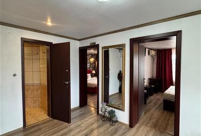 Apartament cu 3 camere decomandat în Horea