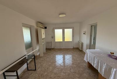 Apartament cu 3 camere decomandat în C5