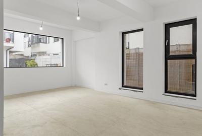Vilă cu Design Distinct și Locație Excelentă - 51