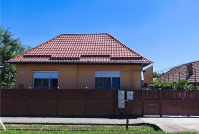 Casa pe un nivel renovata,curte individuala teren 780mp - 1