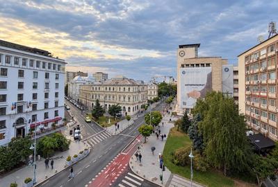 Apartament cu 3 camere semidecomandat, mobilat în Victoriei
