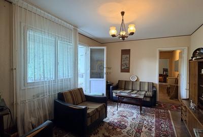 Apartament cu 4 camere semidecomandat, mobilat în Berceni