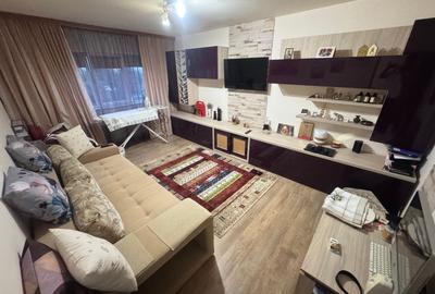 Apartament cu 2 camere decomandat, mobilat în Anda