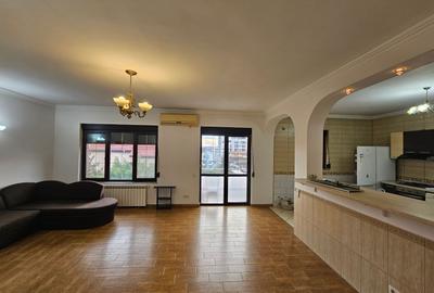 Apartament cu 3 camere decomandat, mobilat în Pipera