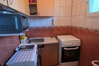 Titan, 15 minute metrou, strada Postavarul intersectie Tudor Ion,5 minute Auchan - 11