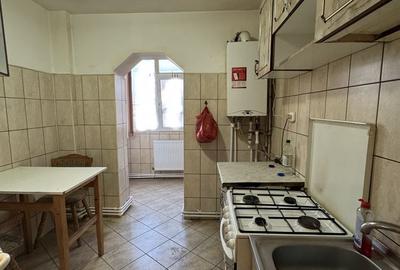 Apartament cu 3 camere decomandat în Păcurari
