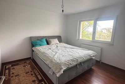 Apartament cu 3 camere, decomandat, etajul 3/4, zona Nicolina - 1