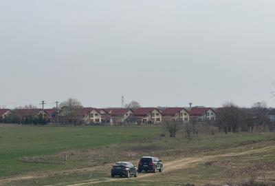 Teren Construcții intravilan de 9200 mp, în Est