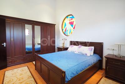 Vila spatioasa, partial mobilata cu acces facil - 19