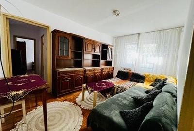 Apartament cu 4 camere semidecomandat, mobilat în Dacia