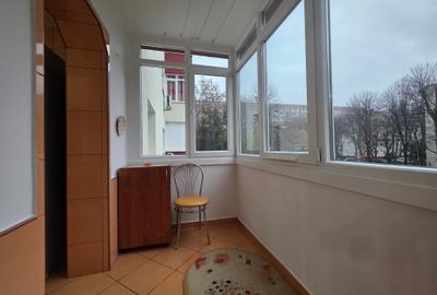 Apartament cu 2 camere decomandat, mobilat în Berceni