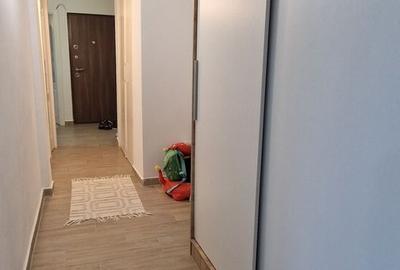 Poarta 6, 3 camere decomandate etajul 1. - 14
