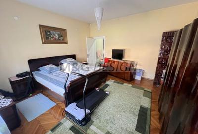 Vilă spațioasă, Dorobantilor–Pretabilă pentru 2 familii,  1570mp teren - 18
