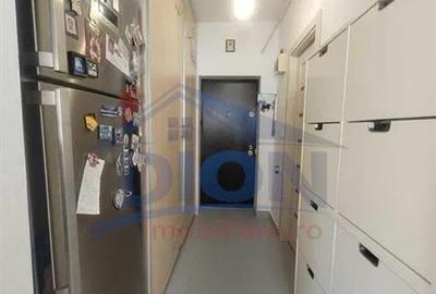 Studio Brancusi, bloc 2003 + boxa - 5
