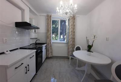 Apartament 2 camere, 50 mp, decomandat, situat in zona Semicentrala !