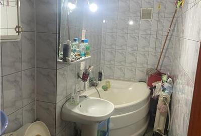 Apartament 3 camere , cartier Sud , et 3 4 ,decomandat ,70 mp , centrala termica - 10