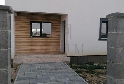 Sag- despartit prin garaj- 5 camere - 1