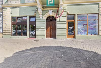 Apartament 4 camere, Bulevardul Revoluției - 1