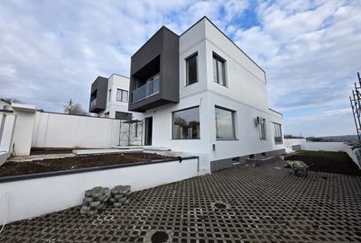 Vila exclusivista cu piscina langa lac. Acasa ca in vacanta! - 1