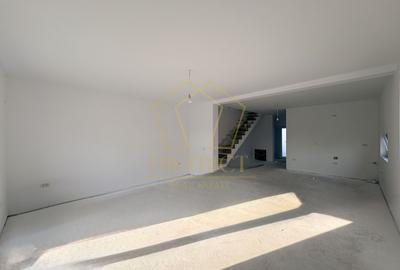 Duplex cu 4 camere în Moșnița Nouă