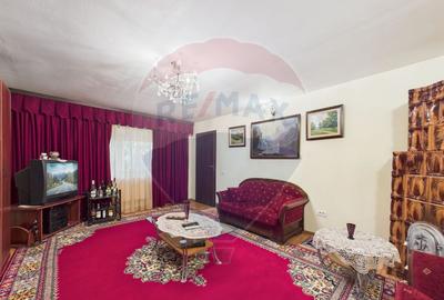 Casă / Vilă cu 5 camere de vânzare în orașul Negru Vodă, zona Central - 1