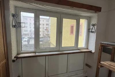 Apartament 2 camere - Zona Sud - etaj 1 -53mp - 51500 euro  negociabil - 4