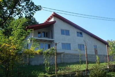 Vecinatate statiunea balneocimaterica Pucioasa, Dambovita vila vanzare la rosu - 1