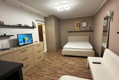 Garsonieră decomandată, mobilată în Vitan