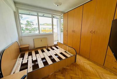 Apartament 3 camere în zona PIATA 14 IULIE - 4