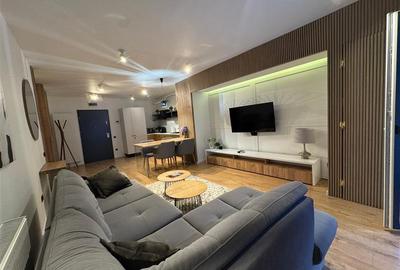 Apartament cu 2 camere semidecomandat, mobilat în Central