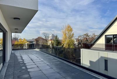 Apartament cu 3 camere semidecomandat în Matei Voievod