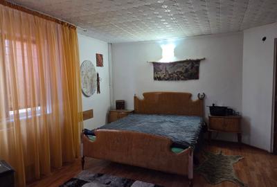Casa P+1 zona linistita Adjud Vrancea - 8