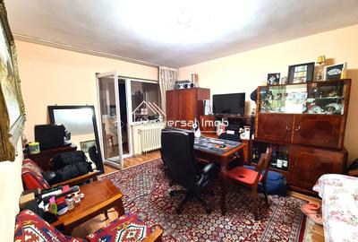 Apartament cu 2 camere decomandate, str. Parang - 11