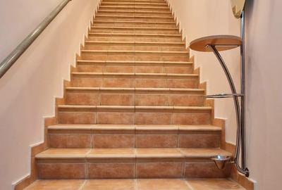 Vanzare apartament trei camere transformate in doua vila Armeneasca - 9