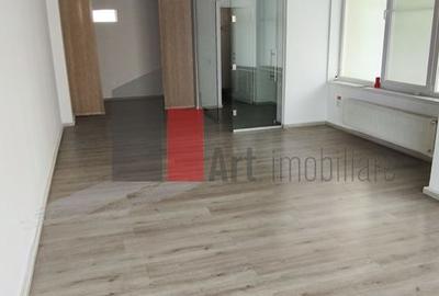 Spatiu comercial 2 etaje stradal, compartimentat - 4