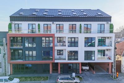 Apartament cu 2   camere de vanzare,tip penthouse, ultracentral finisat!!!! - 1