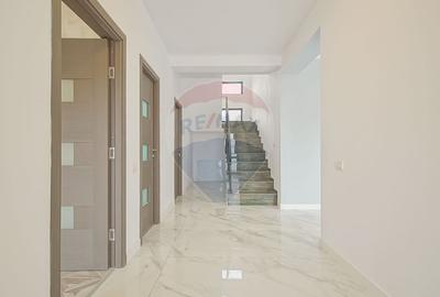 Casă modernă Bunloc, vedere Bucegi, 186 mp, comision 0 - 10
