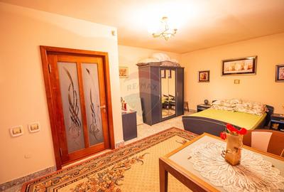 Casa de vanzare 240 mp utili , 6 camere,  teren 1000 mp, Calarasi - 37