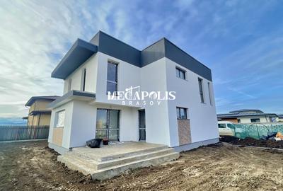 Casă individuală cu 4 camere în Cristian