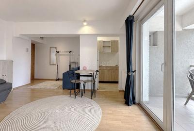 Apartament cu 2 camere semidecomandat în Centrul Civic