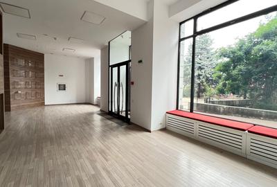 Spațiu comercial, 303 mp în P-ța Unirii