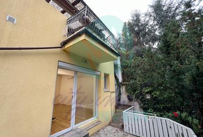 Apartament cu 3 camere semidecomandat în Parcul Carol