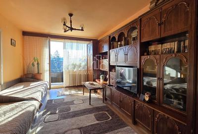 Apartament cu 2 camere decomandat în Aleea Carpați