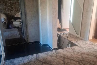 Vând Apartamen 4 camere - 12