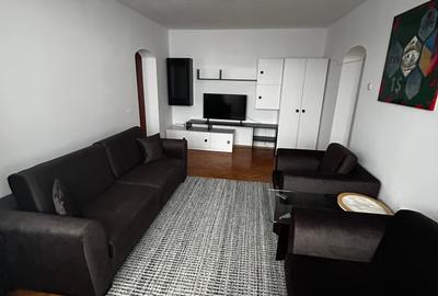 Apartament cu 3 camere semidecomandat în Medicină