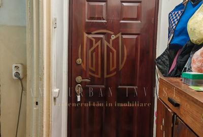 Apartament cu 4 camere semidecomandat în Drumul Taberei
