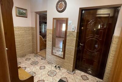 Apartament 2 camere decomandat Pacurari etajul 1 - 5