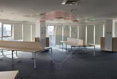 Birou, de 376 mp, în Armeneasca