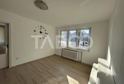 Apartament cu 3 camere decomandate la parter 60 mpu Terezian Sibiu - 1